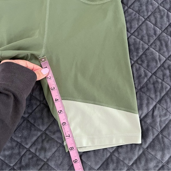 Lululemon Shorts Women 4 Nulu Colour Block High Rise Short 8” Yoga Green B14 - Picture 2 of 8